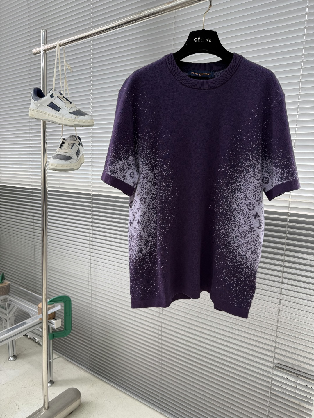 -驴牌 26ss新款MONOGRAM 提花短袖圆领衫本款棉质短袖圆领衫呈现日光漂白效果，灵感源自印度绚丽