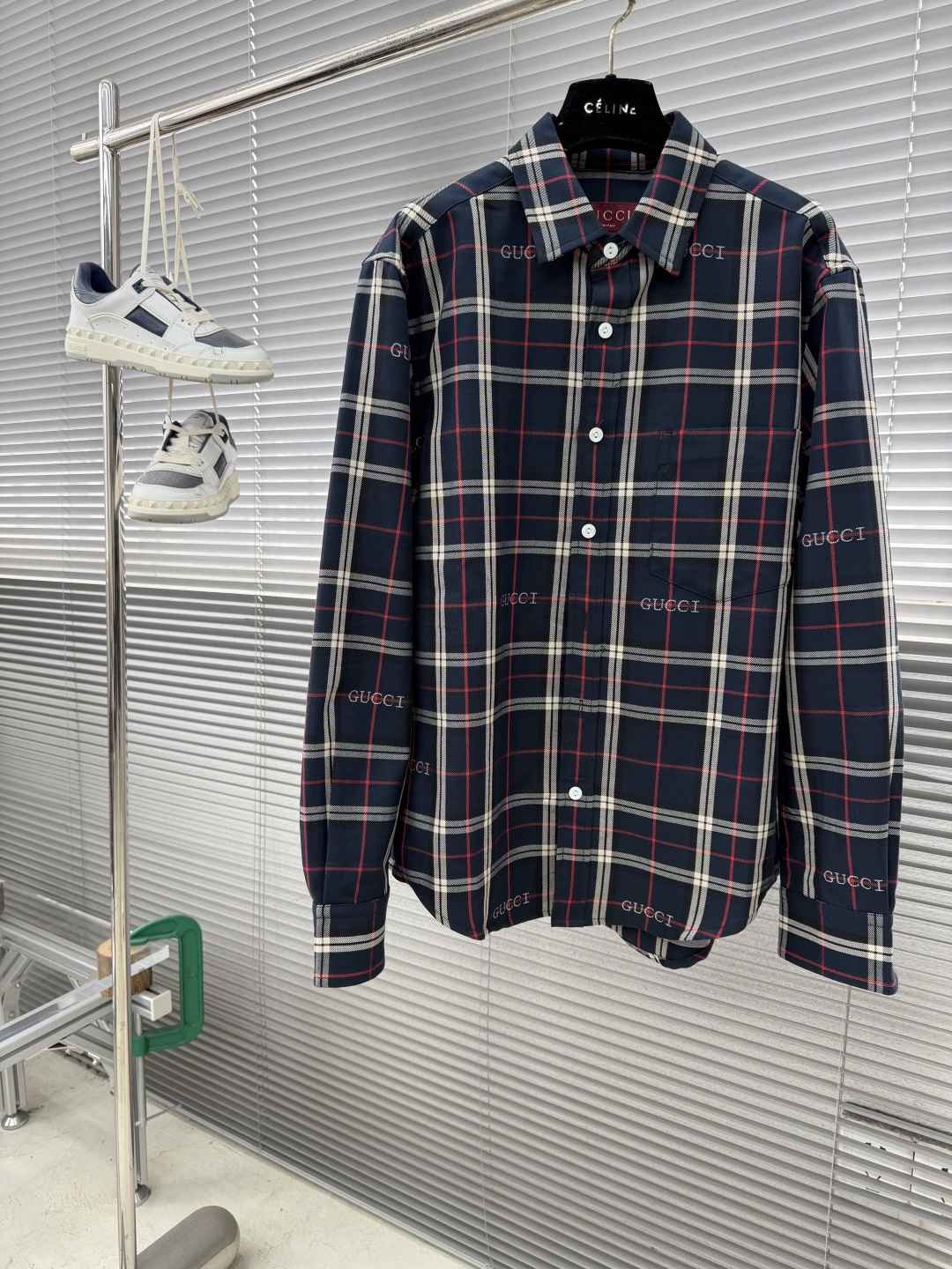 -GUCC 26ss新款苏格兰格纹提花加衬衬衫学院风格设计打造百搭格调，从容驾驭日常和休闲造型。这款加衬