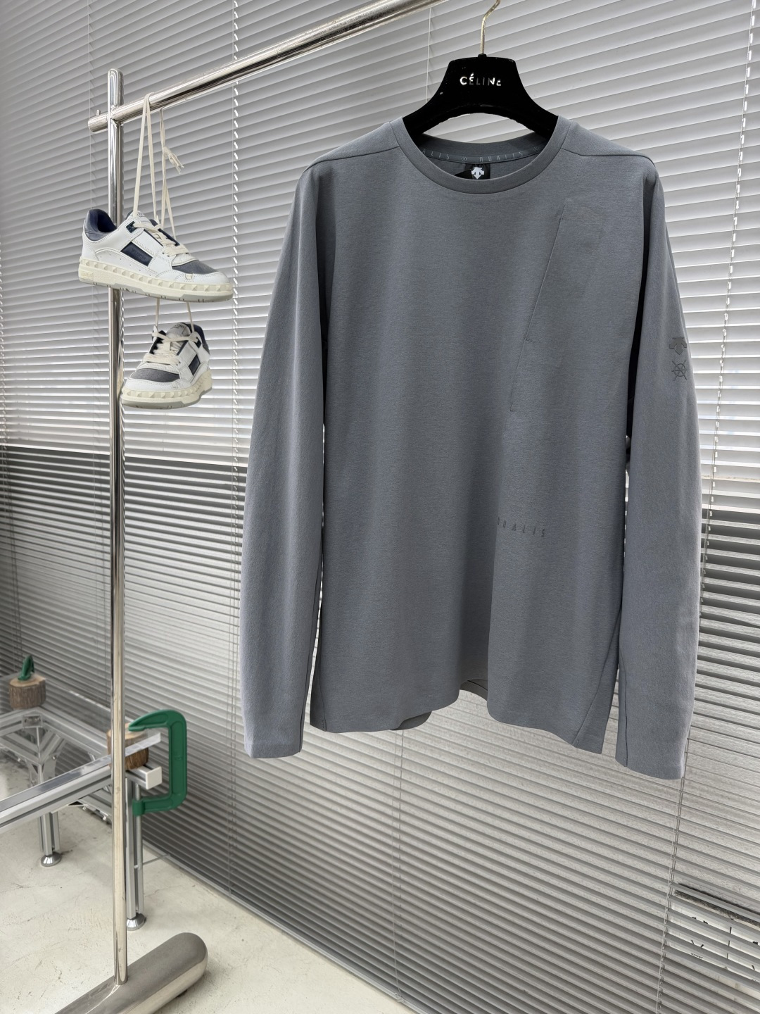 _dj39sa3v00q9FI4V1Y8C4RYZOFvzOzVqqnnCtYg