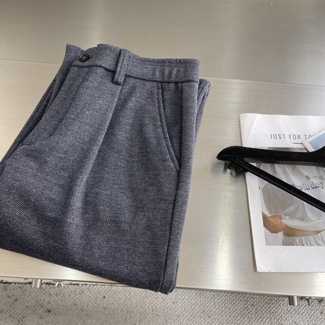 -Loro Piana 加厚抓绒保暖休闲裤冬季新款直筒宽松西裤，简约版型，百搭款式，你值得拥有！面料成份