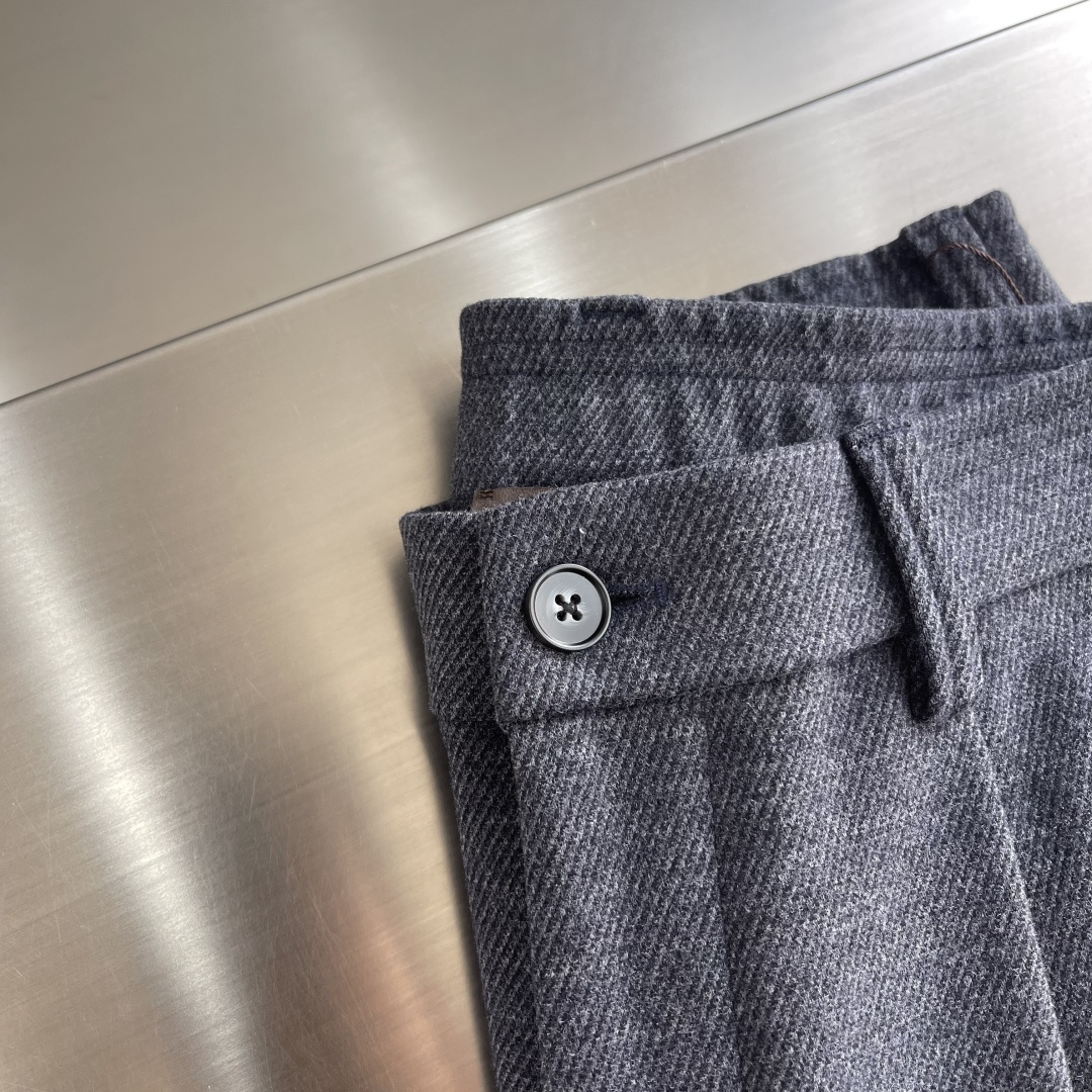 -Loro Piana 加厚抓绒保暖休闲裤冬季新款直筒宽松西裤，简约版型，百搭款式，你值得拥有！面料成份