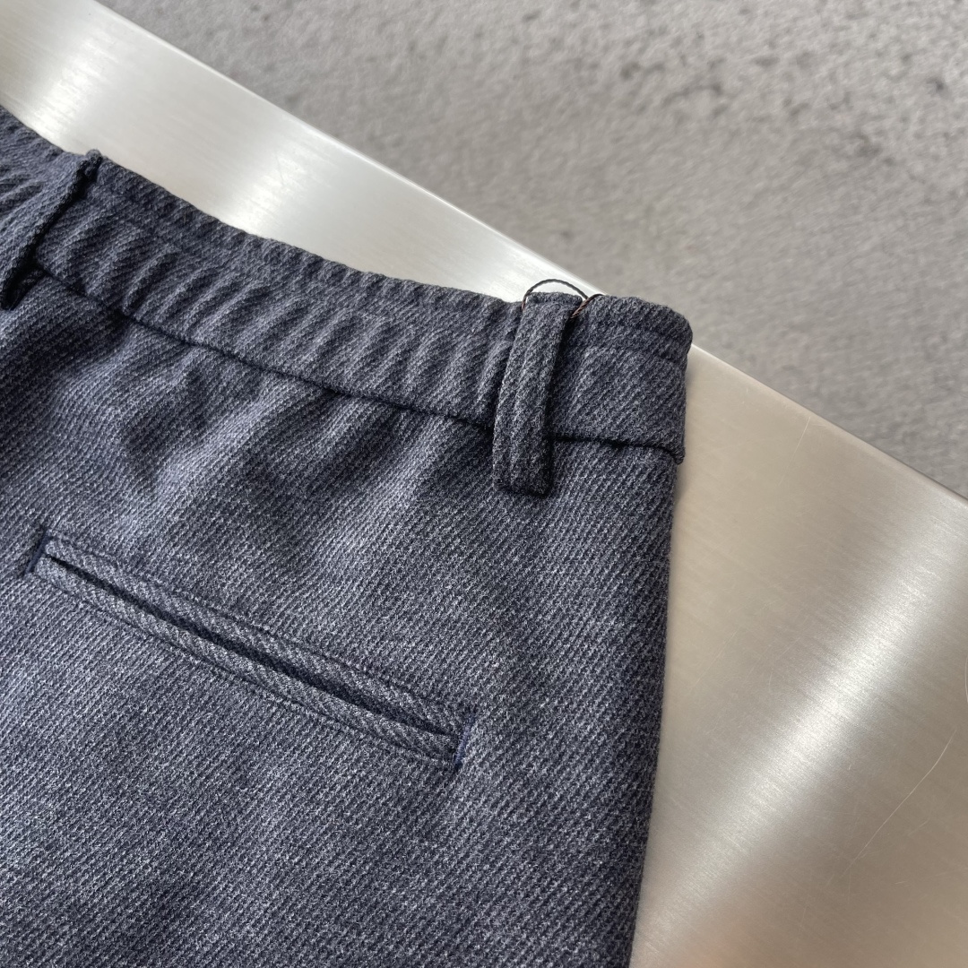 -Loro Piana 加厚抓绒保暖休闲裤冬季新款直筒宽松西裤，简约版型，百搭款式，你值得拥有！面料成份