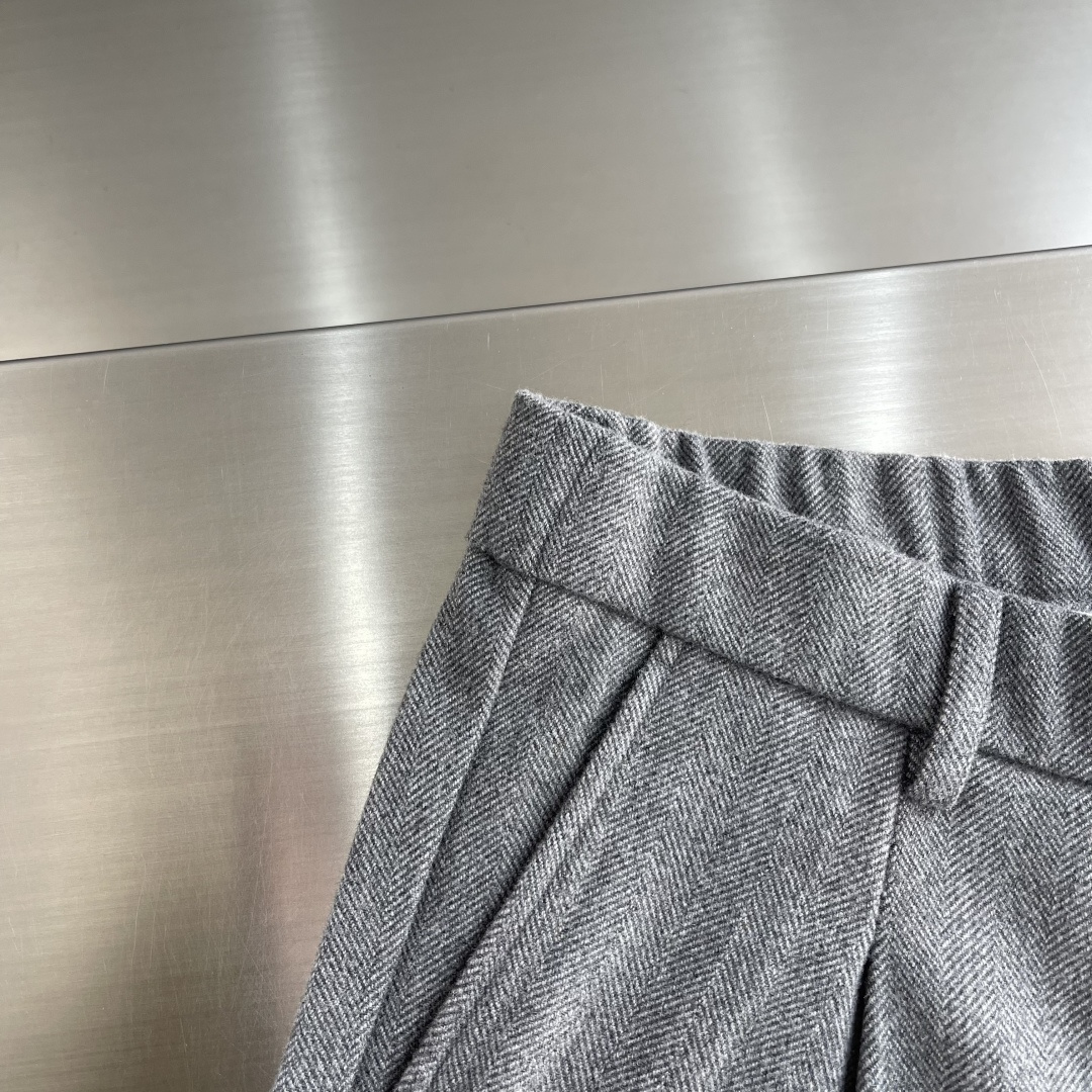 -GA 阿玛泥 2026早春新款人字纹羊毛混纺宽松褶线休闲长裤 简约而不简单，上身巨好看！面料：69.2