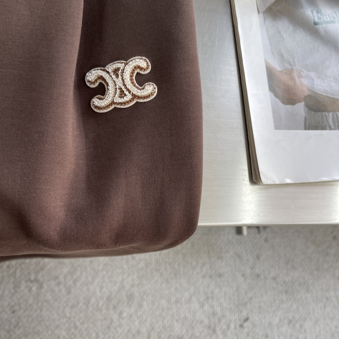 -CELIN 2026早春新款章仔logo刺绣休闲运动卫裤，适合各种场合，百搭款式不挑人，懒人的必备单品