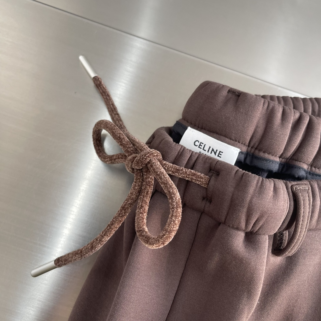 -CELIN 2026早春新款章仔logo刺绣休闲运动卫裤，适合各种场合，百搭款式不挑人，懒人的必备单品