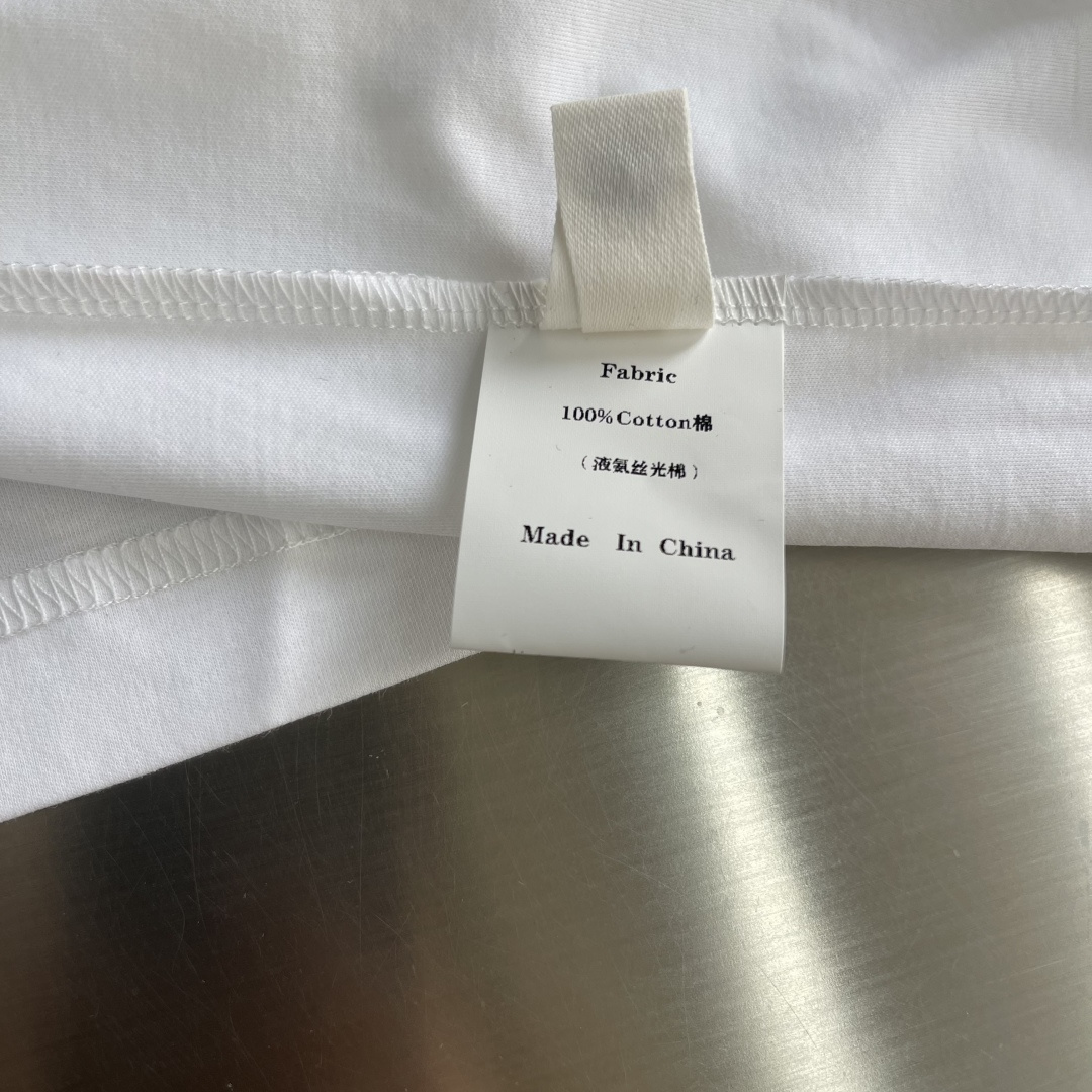 -THE ROW2026早春新款纯棉亨利领长袖T恤，简约休闲百搭款，上身有型帅气十足，早秋不可或缺的时尚