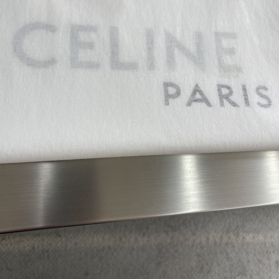 -CELIN 双层印花字母标识短袖采用50支双股与50支爽棉。螺纹搭配1*1配套索罗娜。印花采用胶浆印花