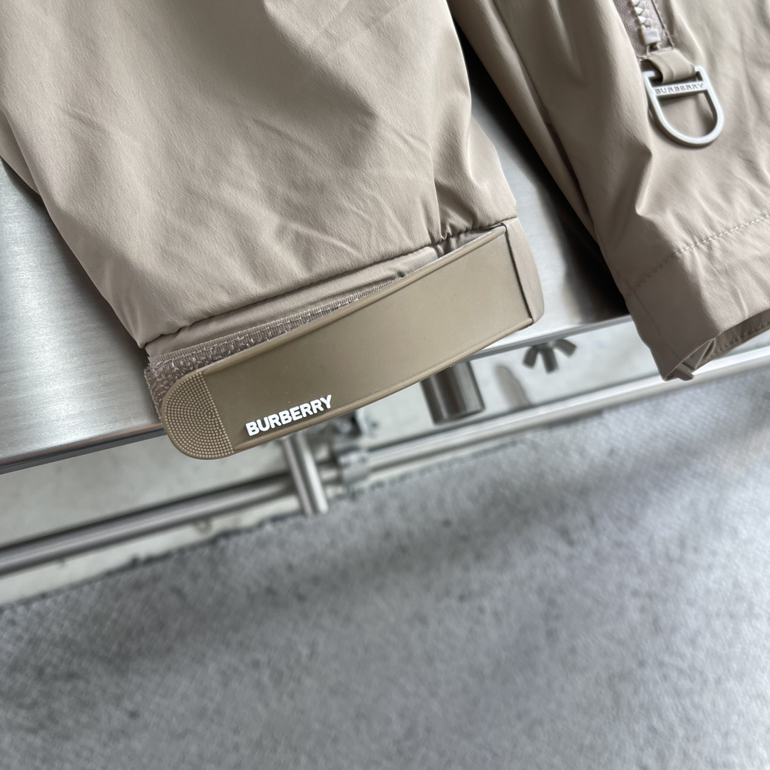 -BBR 26年春季夹克高定专柜面料辅料，透气舒适度高，细节无可挑剔，做工考究工艺复杂，内里搭配经典格纹