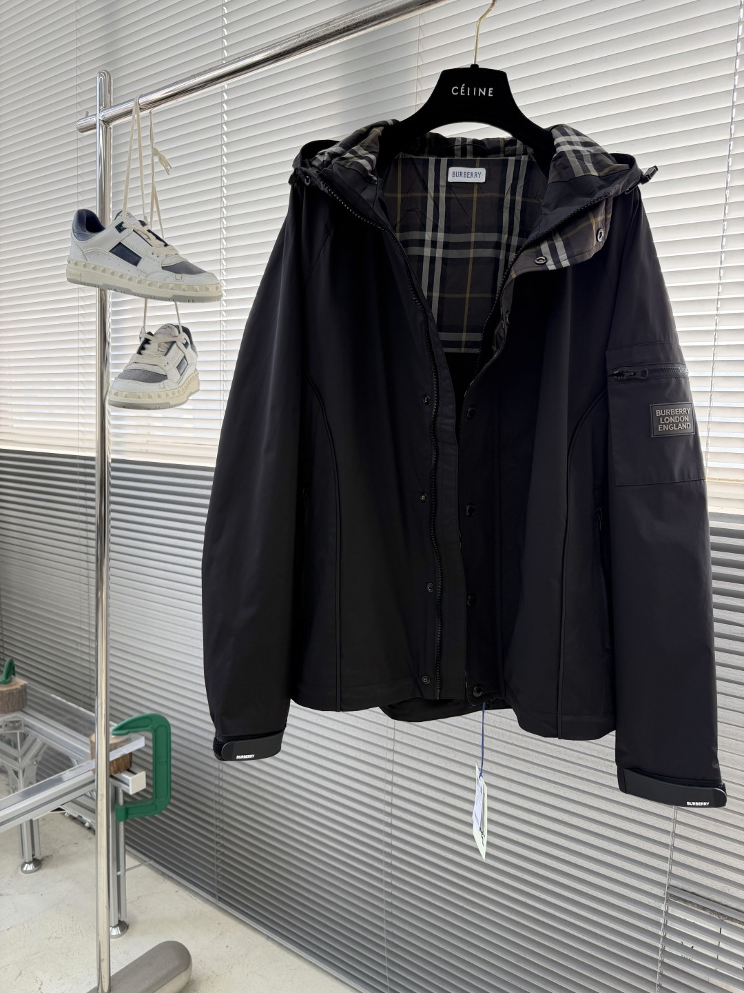 -BBR 26年春季夹克高定专柜面料辅料，透气舒适度高，细节无可挑剔，做工考究工艺复杂，内里搭配经典格纹