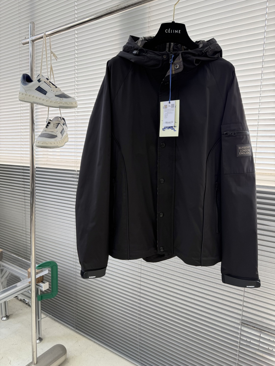 -BBR 26年春季夹克高定专柜面料辅料，透气舒适度高，细节无可挑剔，做工考究工艺复杂，内里搭配经典格纹