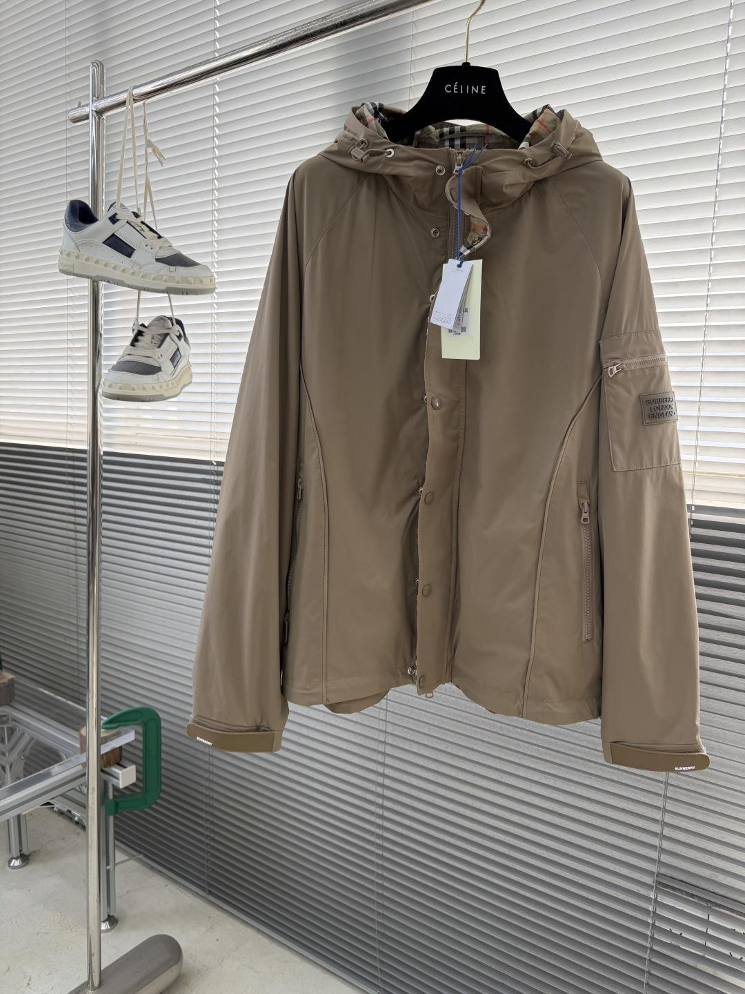 -BBR 26年春季夹克高定专柜面料辅料，透气舒适度高，细节无可挑剔，做工考究工艺复杂，内里搭配经典格纹