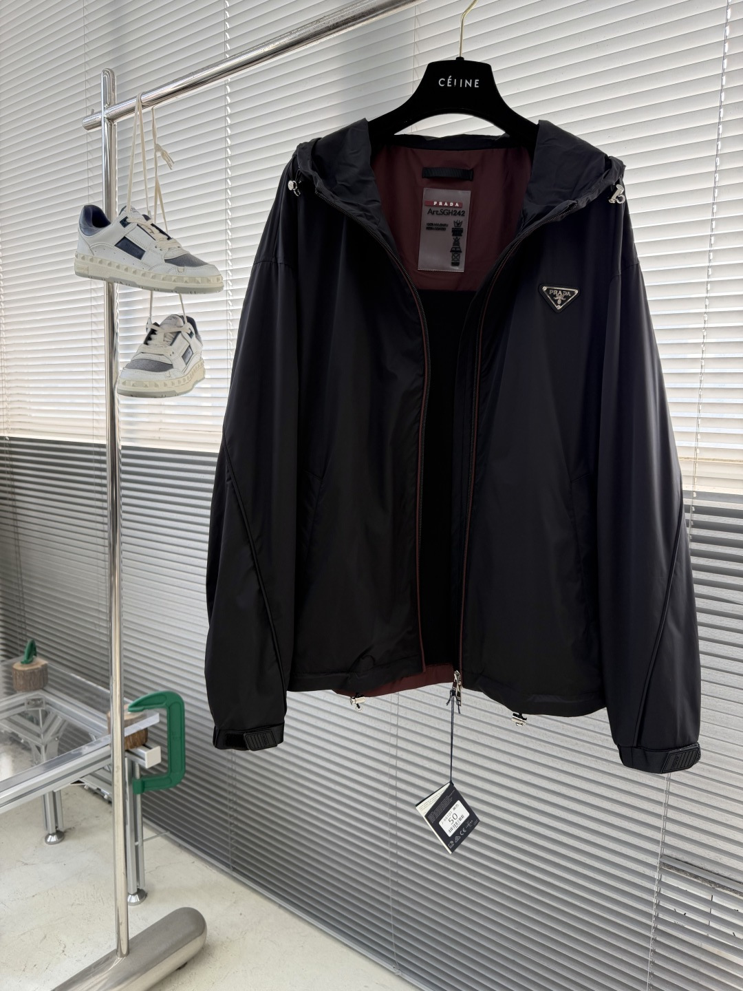 -2026年春款上新PRAD 26年春季新款夹克最新设计款品相非常完美，三标齐全出彩的设计，轻松将时髦感