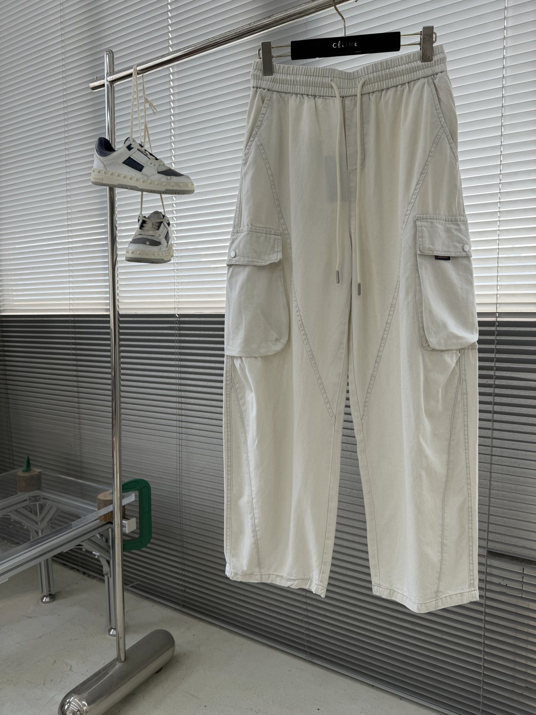 -驴牌 2026早春新款阔腿工装休闲裤美学的焕新诠释,演绎浓郁的格调型时尚风范,细节感和设计感强悍.经典