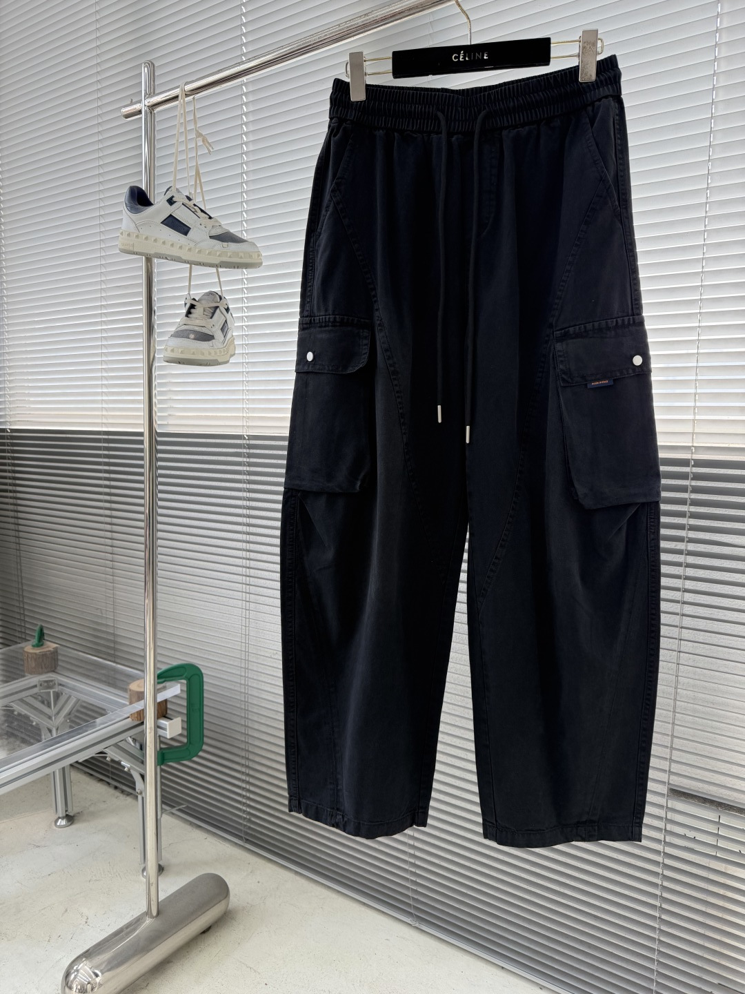 -驴牌 2026早春新款阔腿工装休闲裤美学的焕新诠释,演绎浓郁的格调型时尚风范,细节感和设计感强悍.经典