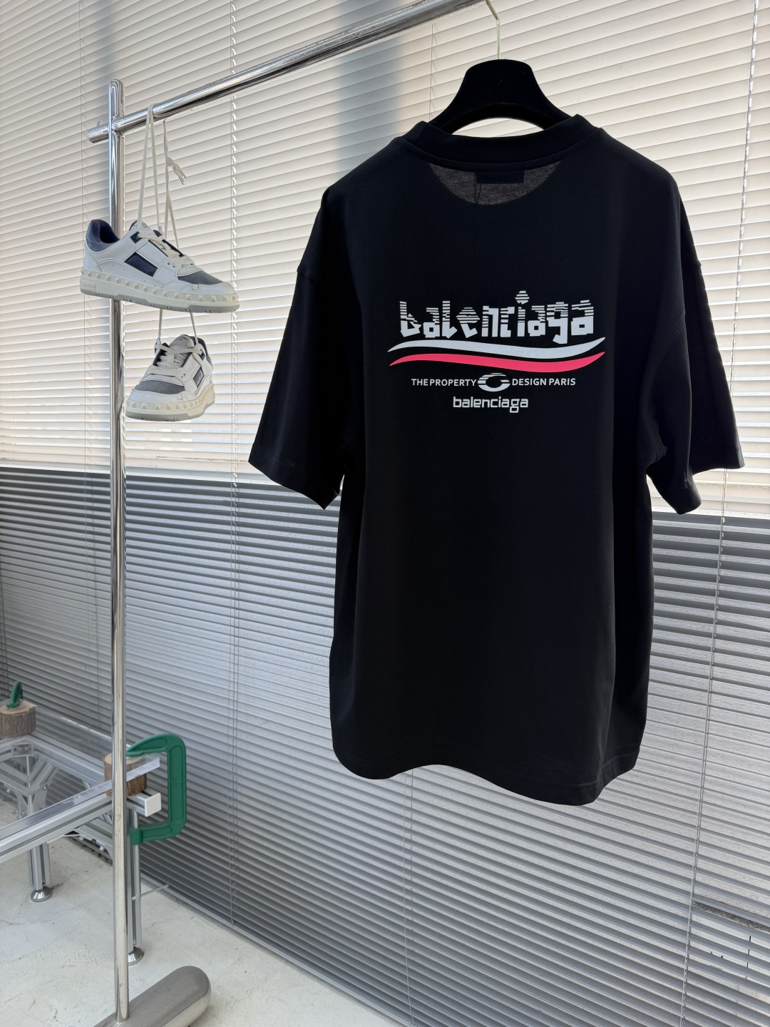 -Balenciag 2026春夏新款短袖T恤定制纯棉字母logo贴布印花颜色：黑色 白色 码数：M L