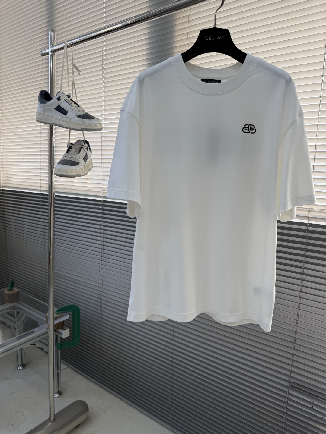 -Balenciag 2026春夏新款短袖T恤定制纯棉字母logo贴布印花颜色：黑色 白色 码数：M L