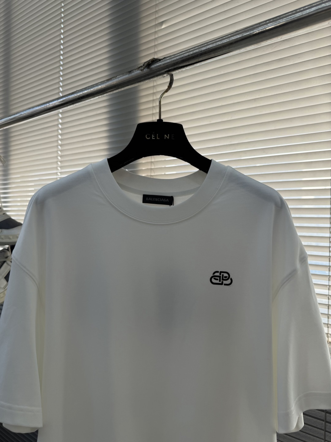 -Balenciag 2026春夏新款短袖T恤定制纯棉字母logo贴布印花颜色：黑色 白色 码数：M L