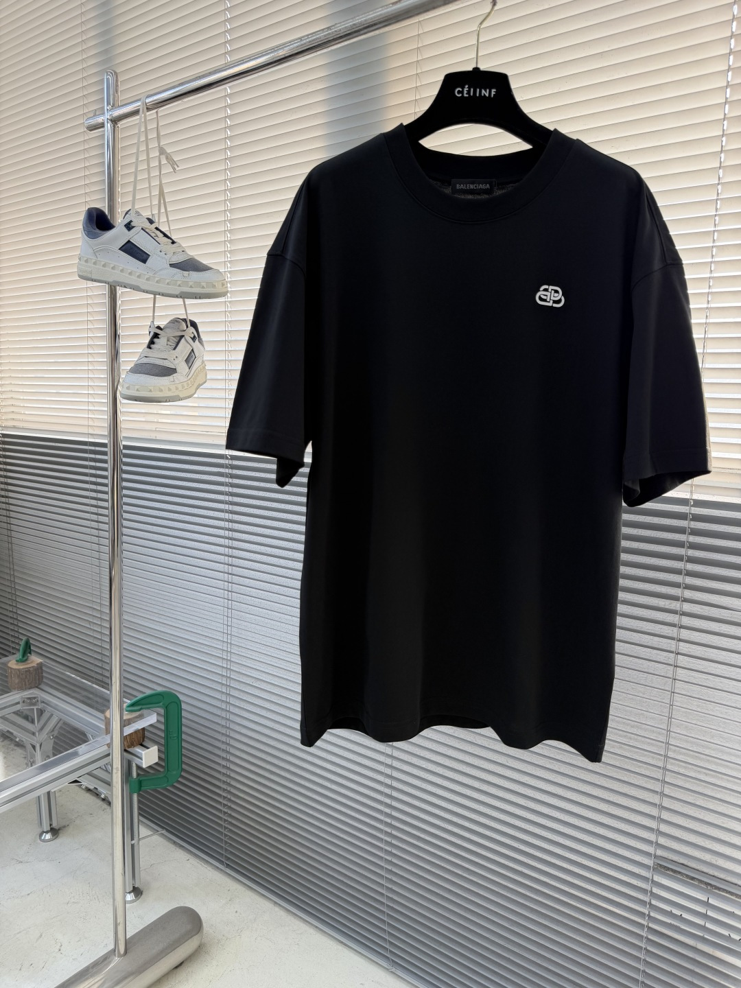 -Balenciag 2026春夏新款短袖T恤定制纯棉字母logo贴布印花颜色：黑色 白色 码数：M L