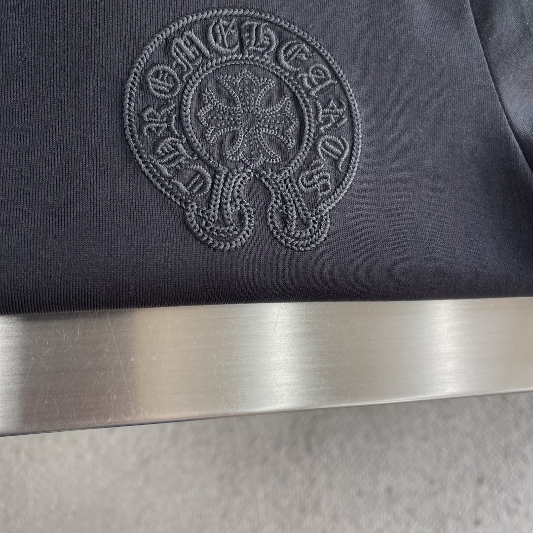 -CH 克罗心 26春夏爆款短袖这款短袖面料采用新疆长绒棉,纤维长度和强度远超普通棉,面料抗起球、抗拉伸