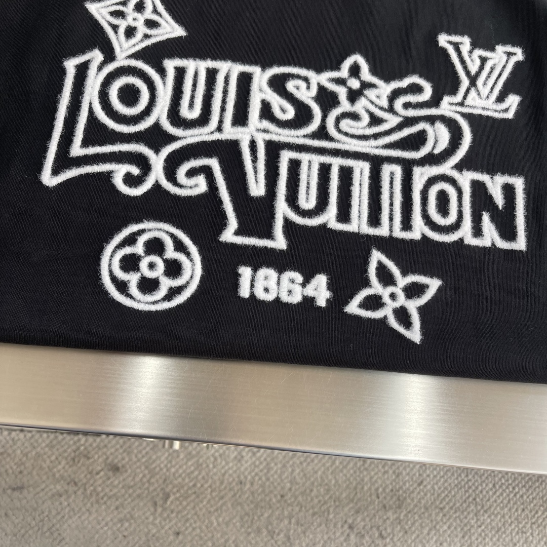 -驴牌 2026Ss最新工艺短袖。280g纯棉双纱，爆款现货。四季系列短袖，简约基础衣橱神器， 休闲百搭