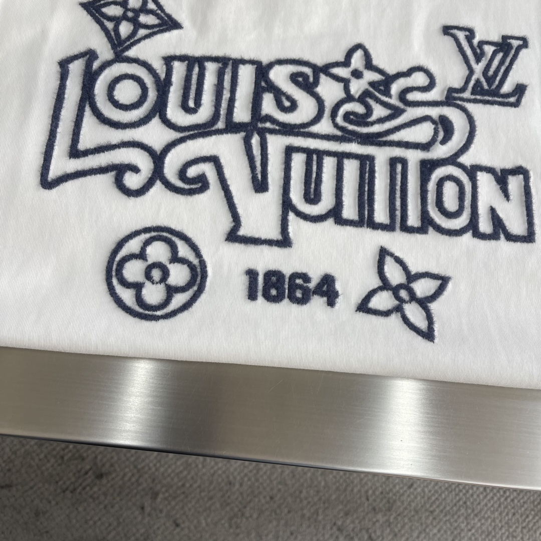 -驴牌 2026Ss最新工艺短袖。280g纯棉双纱，爆款现货。四季系列短袖，简约基础衣橱神器， 休闲百搭