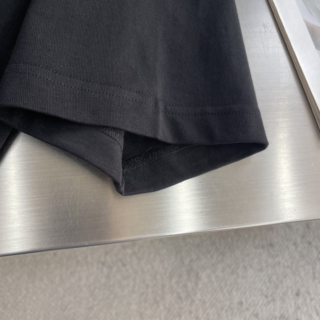 -驴牌 MONOGRAM 刺绣‼️短袖T恤刺绣Logo T恤 夏日衣橱的担当，270g纯棉面料，舒适与质