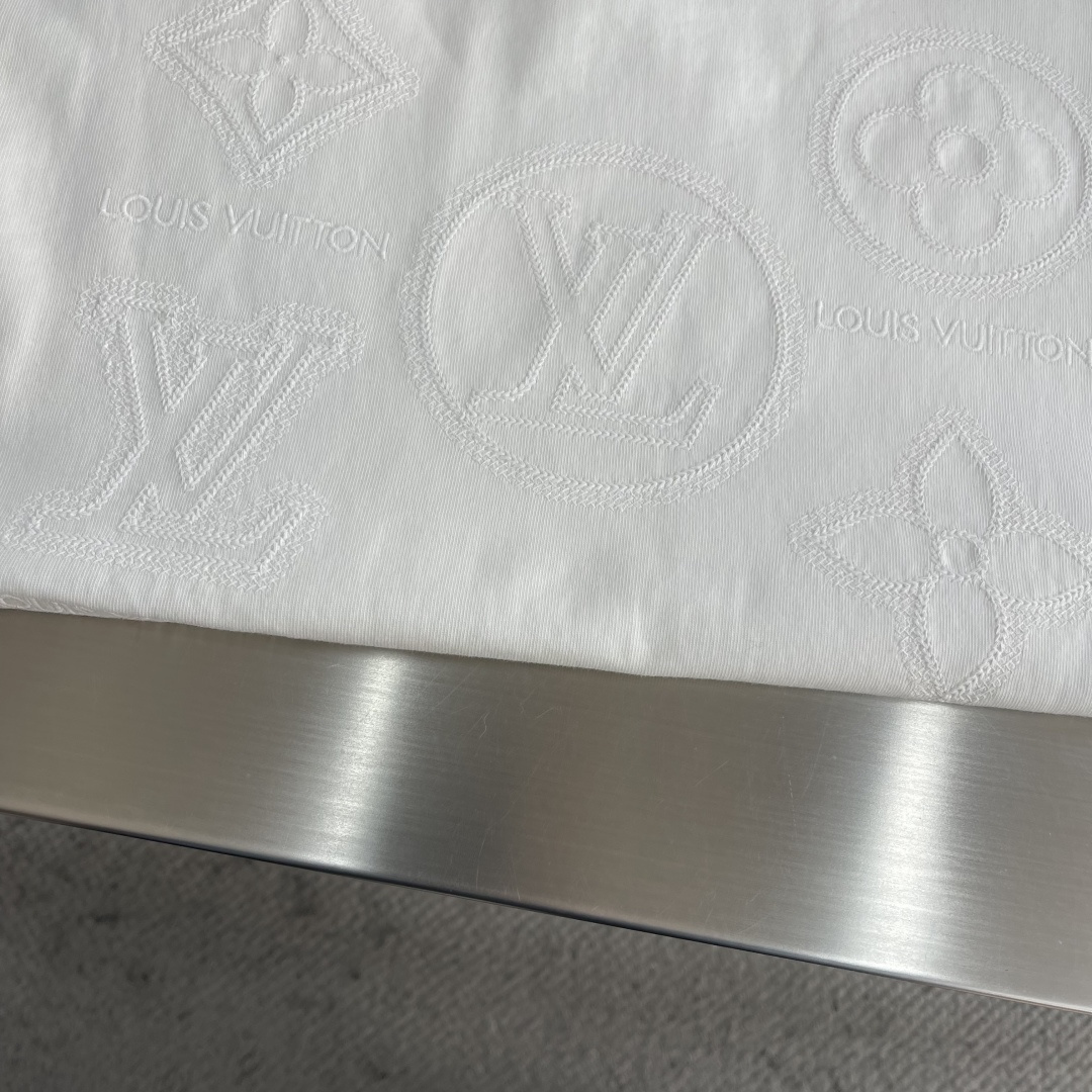 -驴牌 MONOGRAM 刺绣‼️短袖T恤刺绣Logo T恤 夏日衣橱的担当，270g纯棉面料，舒适与质