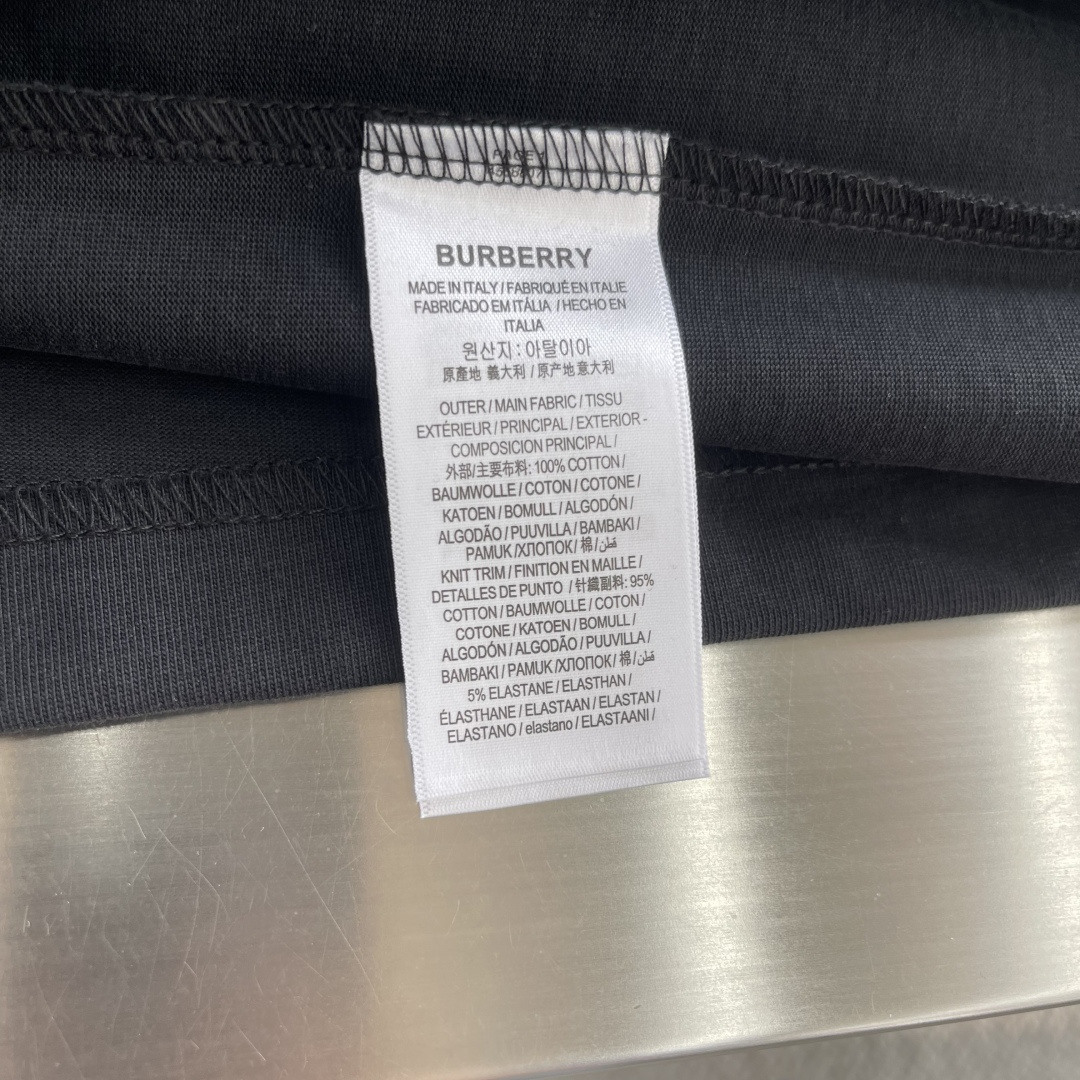 -BBR 刺绣‼️短袖T恤采用超级高成本的300克高克重双股双纱纯棉面料 此面料厚实挺括 穿着既保暖又舒