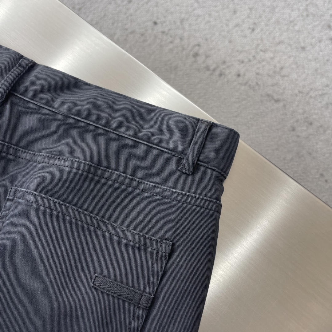 -Z ZEGN 修身直筒牛仔裤意式剪裁与高端面料的绅士休闲新范式一、品牌基因：意大利百年匠心的「奢侈男装