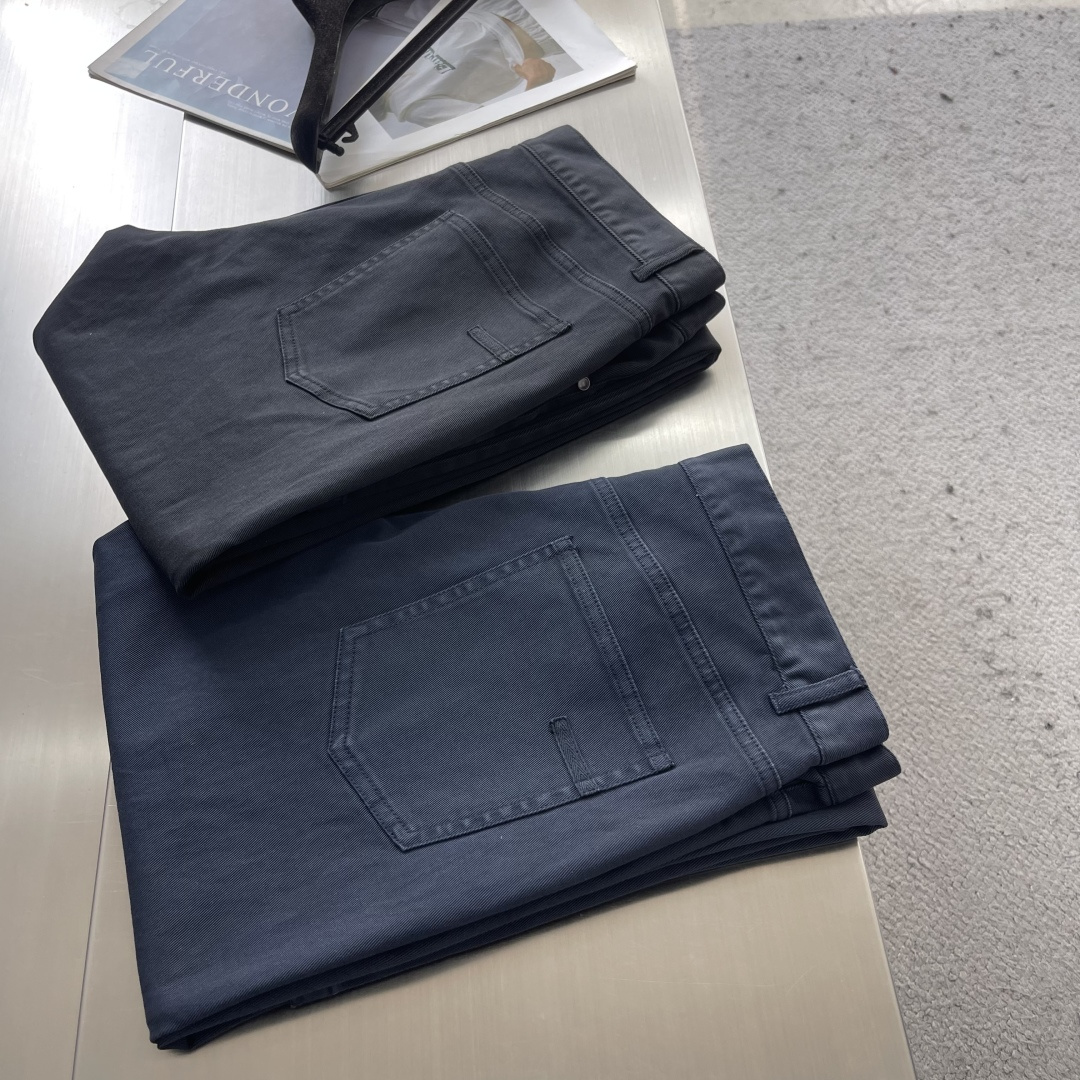 -Z ZEGN 修身直筒牛仔裤意式剪裁与高端面料的绅士休闲新范式一、品牌基因：意大利百年匠心的「奢侈男装