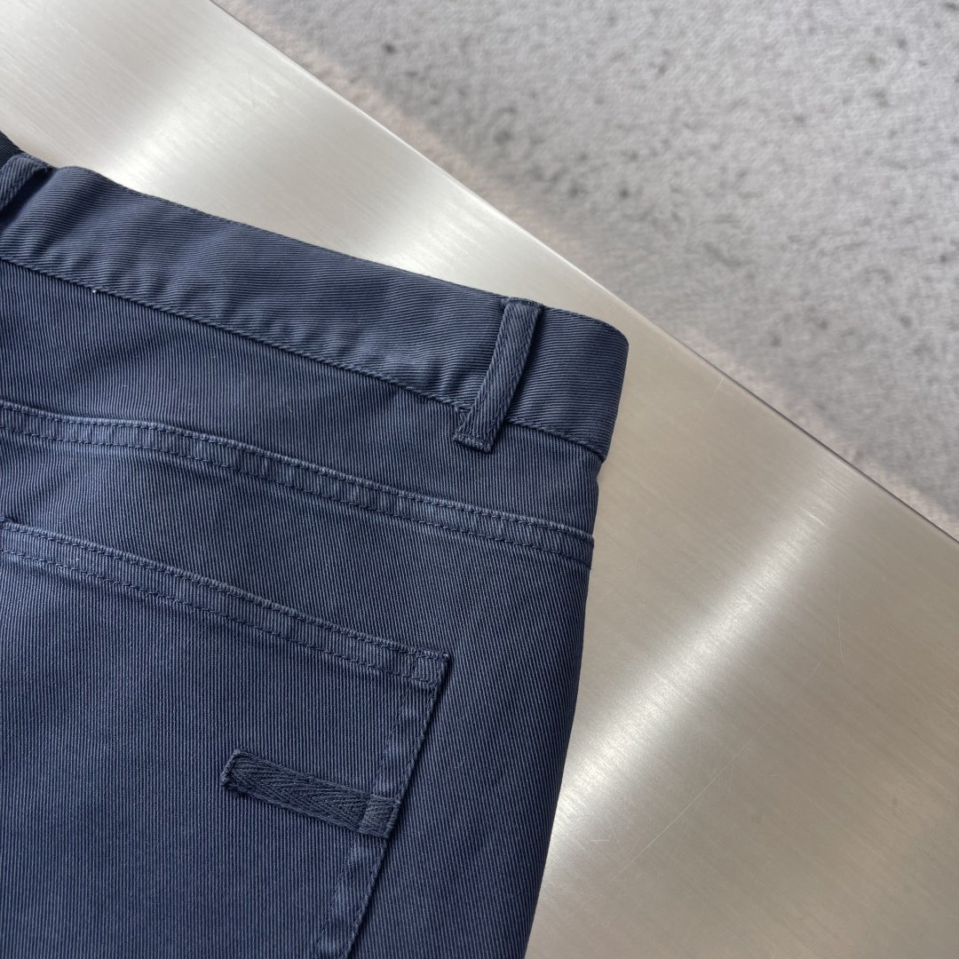 -Z ZEGN 修身直筒牛仔裤意式剪裁与高端面料的绅士休闲新范式一、品牌基因：意大利百年匠心的「奢侈男装