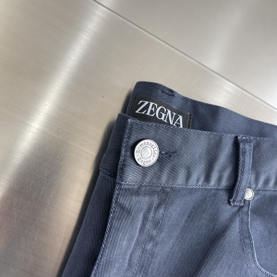 -Z ZEGN 修身直筒牛仔裤意式剪裁与高端面料的绅士休闲新范式一、品牌基因：意大利百年匠心的「奢侈男装