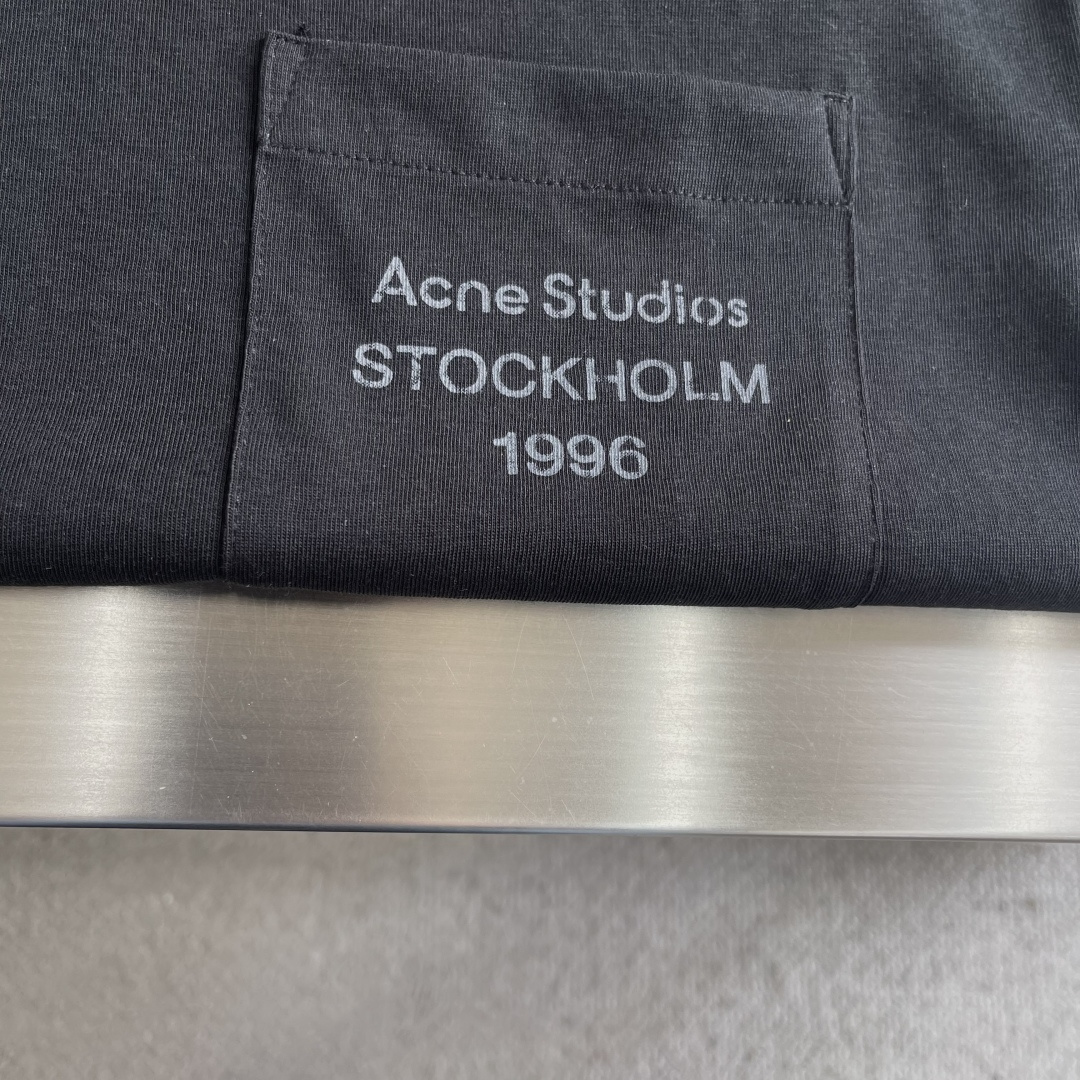 -Acne Studios 徽标口袋短袖定制云絮爽滑麻棉料 柔软细腻 舒适贴肤 用云絮白演绎高级白的克制