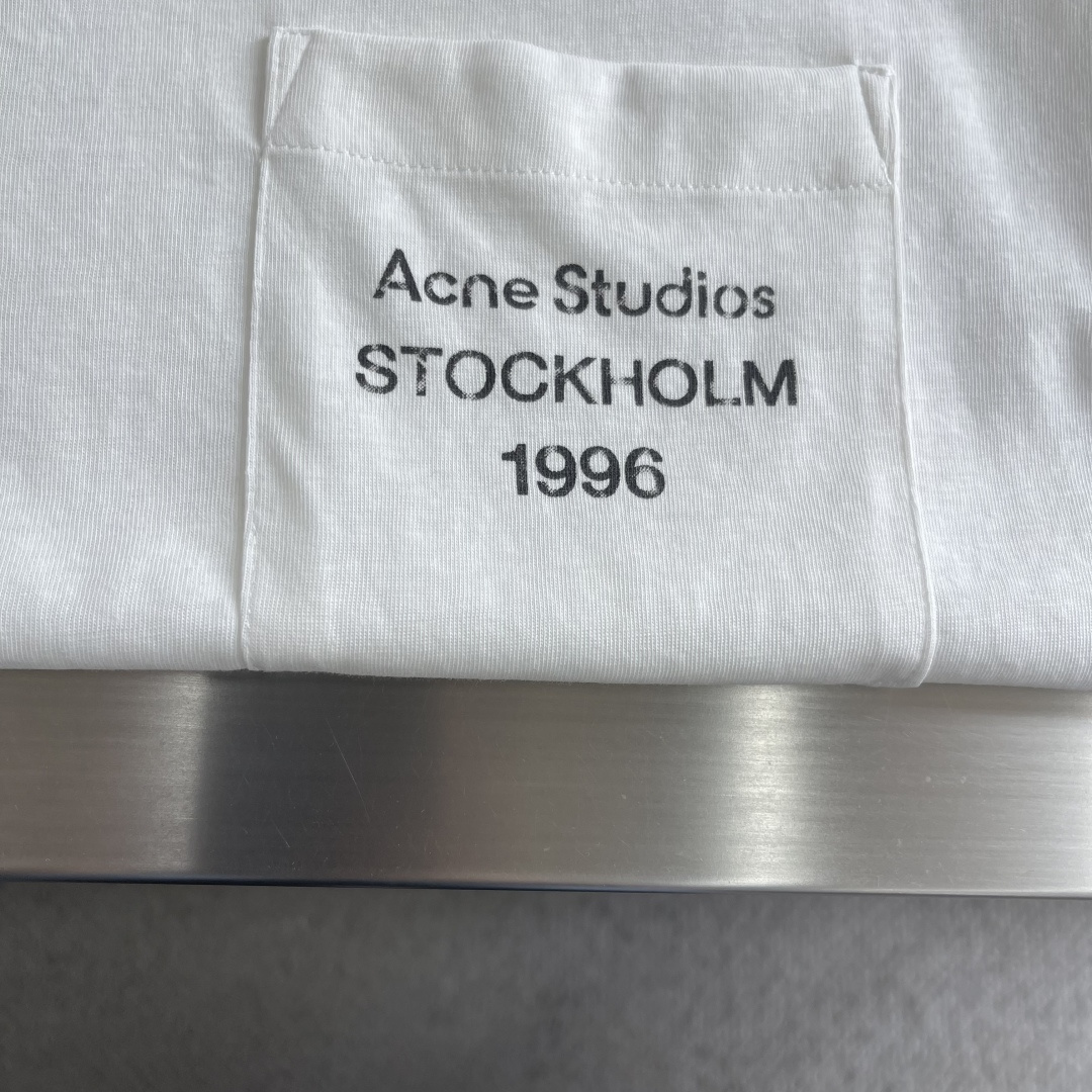-Acne Studios 徽标口袋短袖定制云絮爽滑麻棉料 柔软细腻 舒适贴肤 用云絮白演绎高级白的克制