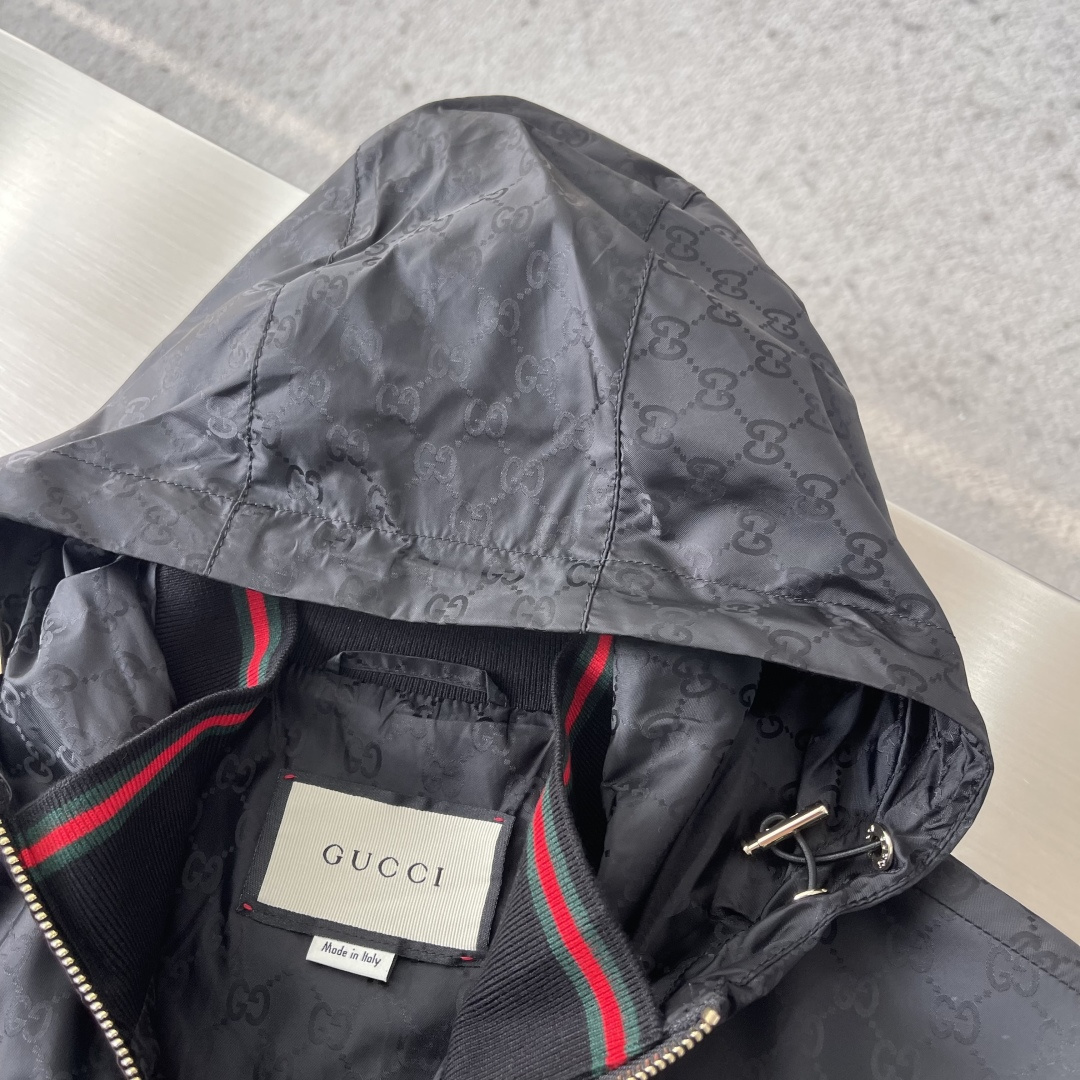 -GUCC 满印连帽夹克拉链开合设计，暗纹满印设计，两侧钮扣插兜口袋，松紧袖口及下摆！码数：48-56（