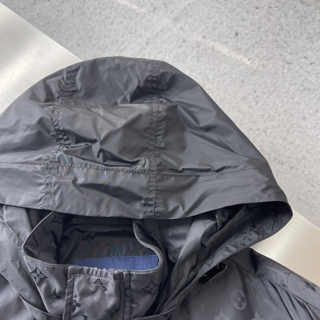 -顶级品质！驴牌26SS 春夏款连帽夹克外套，半身老花logo，本款防风夹克，提花织纹拒水科技面料轻松应