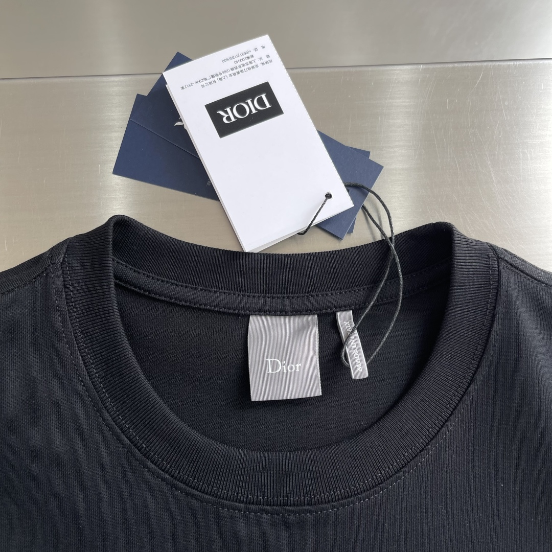 -Dio 新款棉质平纹针织面料 Dio Clo...T恤衫，此款乔纳森。安德森(Jonathan And