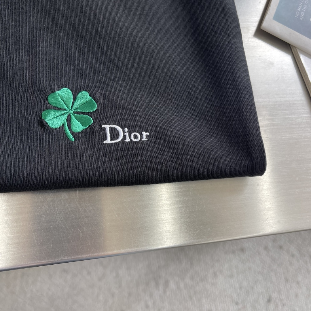 -Dio 新款棉质平纹针织面料 Dio Clo...T恤衫，此款乔纳森。安德森(Jonathan And