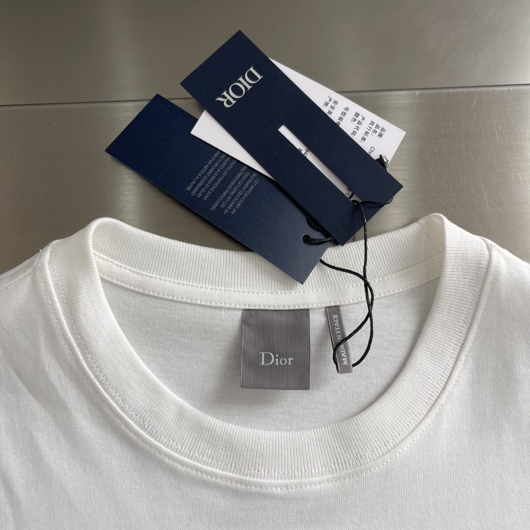 -Dio 新款棉质平纹针织面料 Dio Clo...T恤衫，此款乔纳森。安德森(Jonathan And