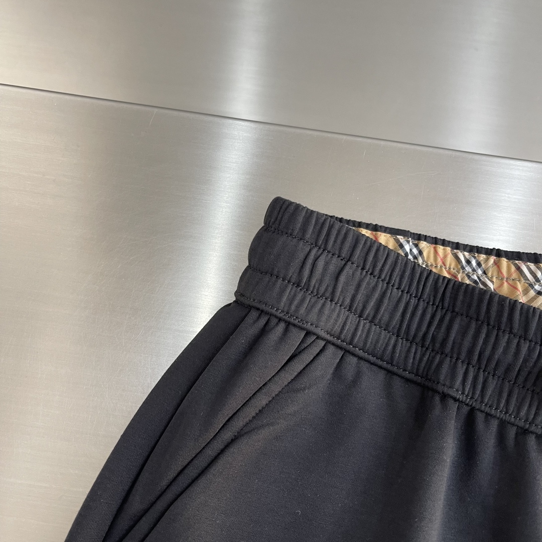 -BBR 2026春夏新款铜氨丝莫代尔休闲卫裤裤身上刺绣标志性品牌标识，客供定制品牌刻印五金配件，彰显品