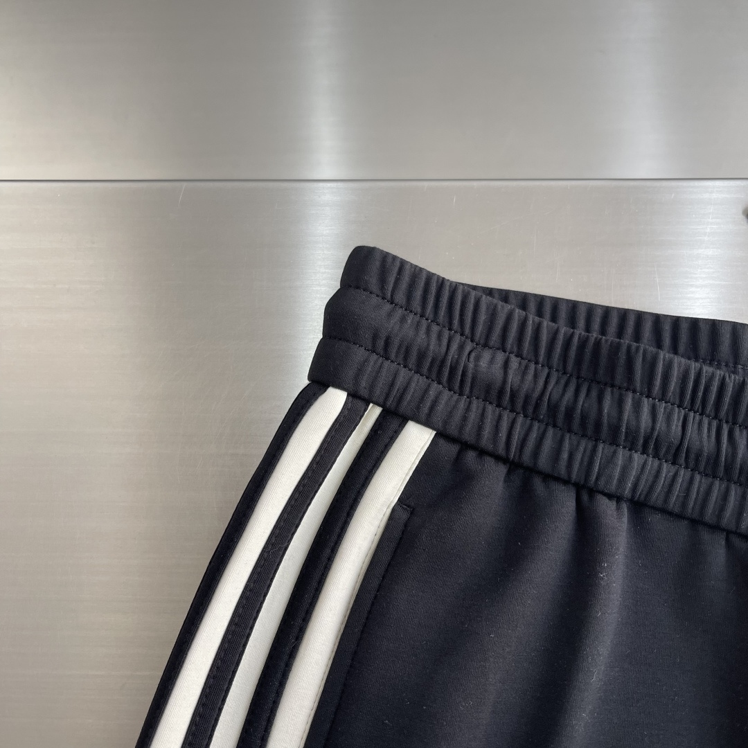 -早春款 GUCC 2026春夏新款铜氨丝莫代尔休闲卫裤，裤身上刺绣标志性品牌标识，客供定制品牌刻印五金