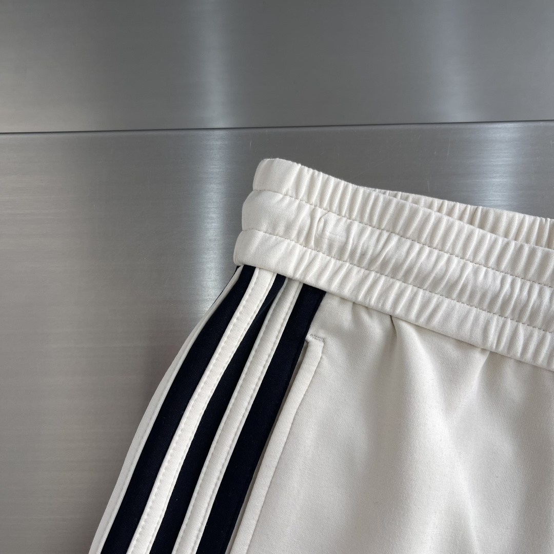 -早春款 GUCC 2026春夏新款铜氨丝莫代尔休闲卫裤，裤身上刺绣标志性品牌标识，客供定制品牌刻印五金