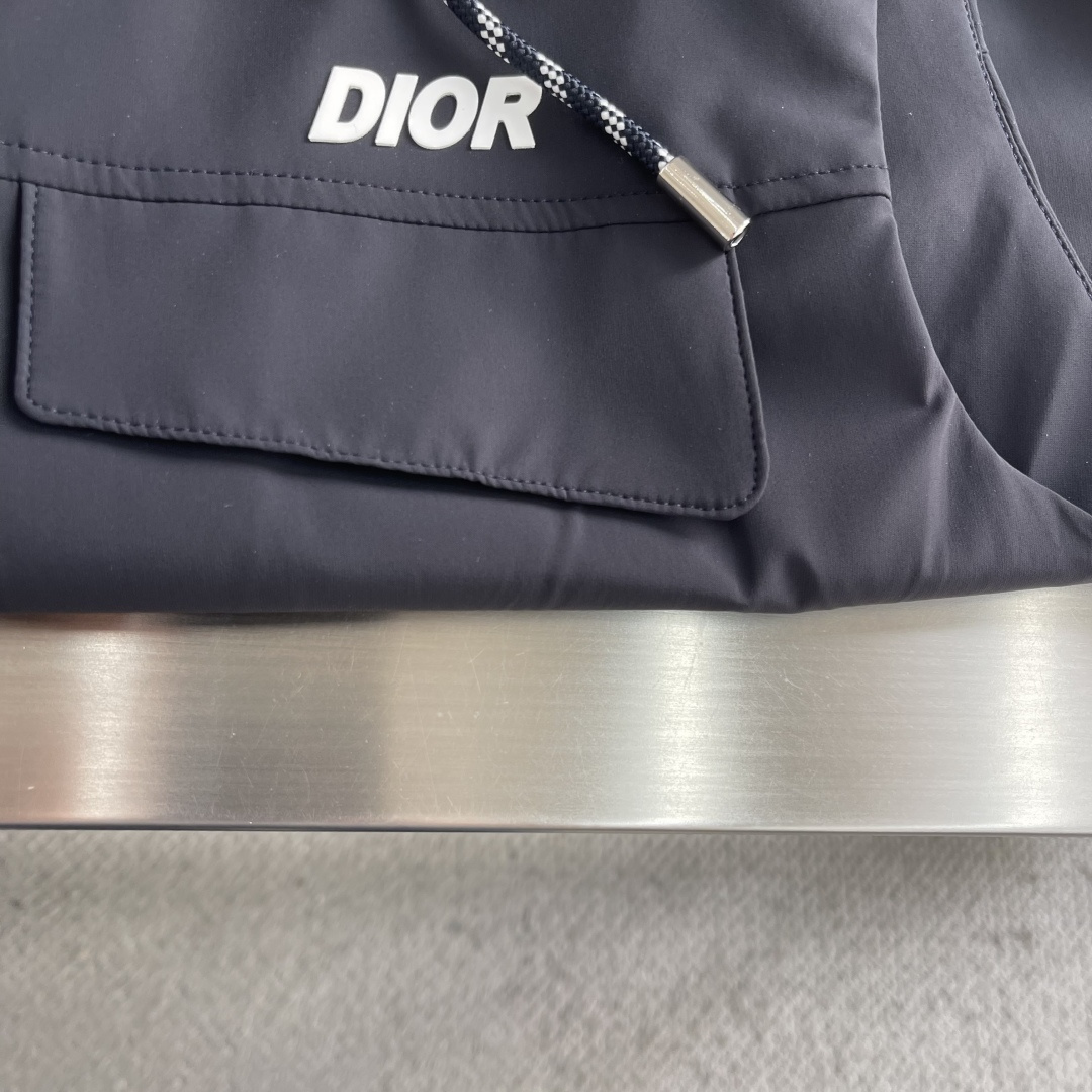 -Dio 26年春季新款马甲定制防水复合面料，手感柔韧细腻，防风防水透气性能强，定制辅料五金标配！码数：