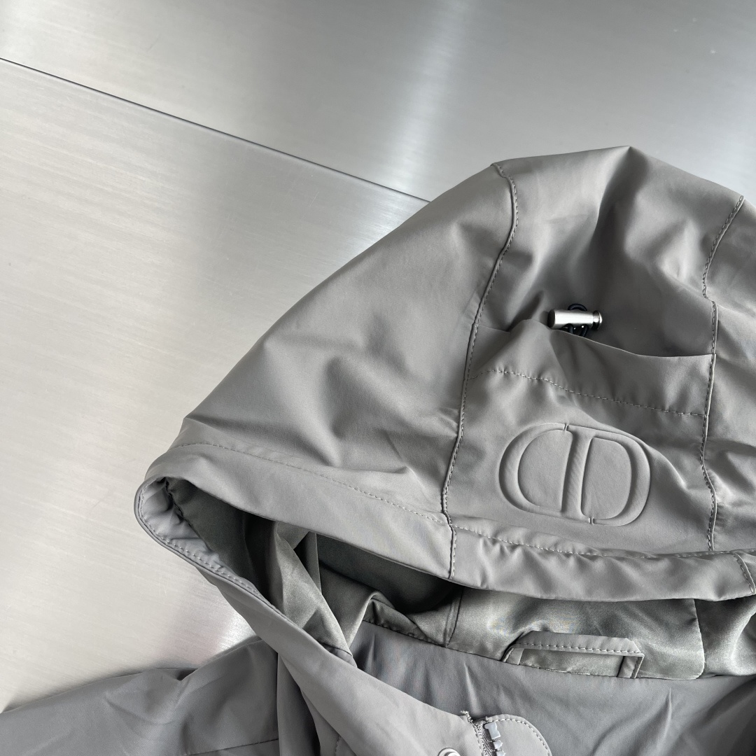 -Dio 26年春季新款马甲定制防水复合面料，手感柔韧细腻，防风防水透气性能强，定制辅料五金标配！码数：