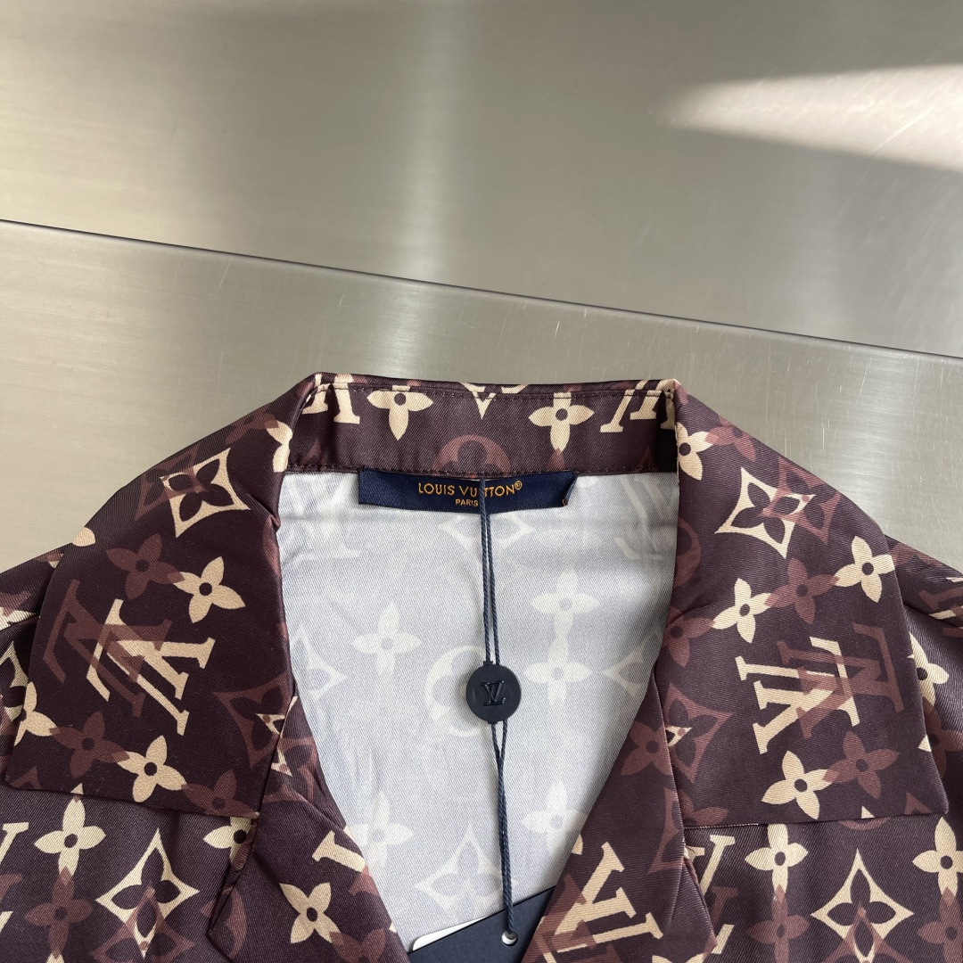 Louis Vuitton Luxury Ready-to-Wear Apparel Collection 3