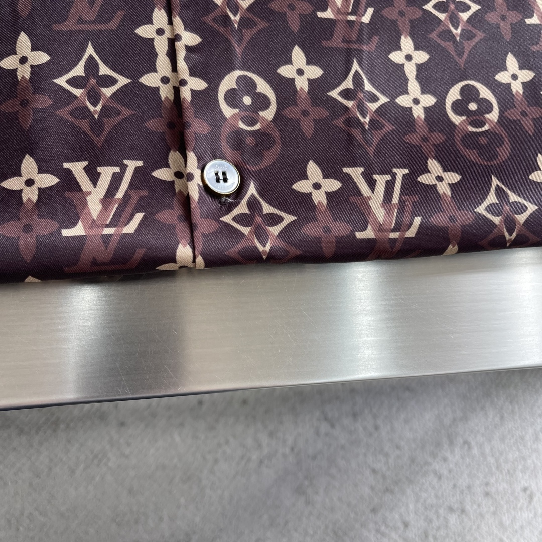 Louis Vuitton Luxury Ready-to-Wear Apparel Collection 4