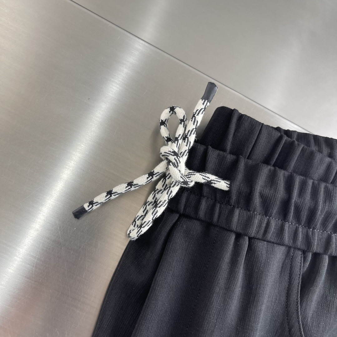 -Balenciag 2026SS早春新款直筒阔腿休闲卫裤，简约时尚新款定制面料，身穿手感舒适 低调不失
