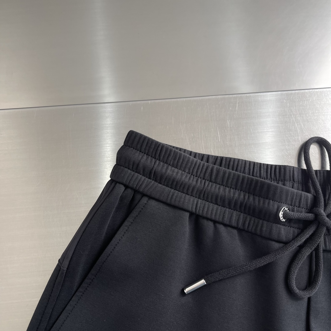 -PRAD 2026标识logo运动多袋休闲卫裤、定制原版专属面料，面料舒适透气,松紧腰头,多口袋设计！