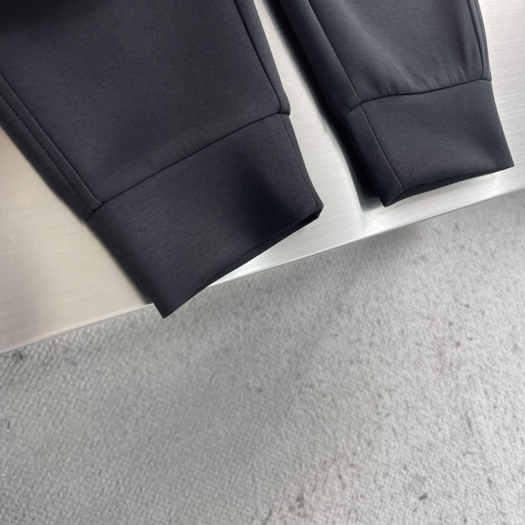 -PRAD 2026标识logo运动多袋休闲卫裤、定制原版专属面料，面料舒适透气,松紧腰头,多口袋设计！