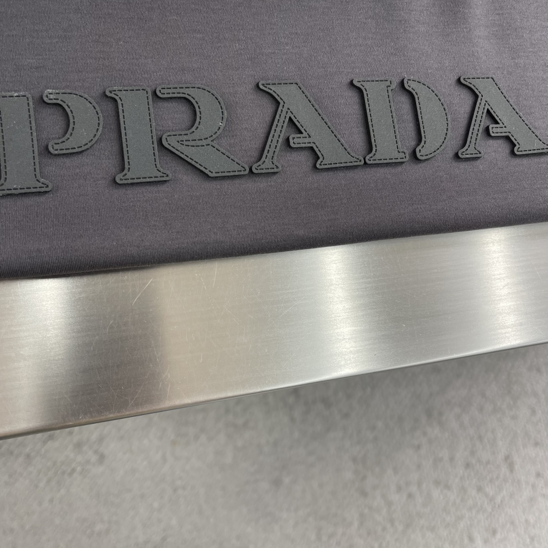 -PRAD 2026春夏系列短袖T恤码数：M-5XL 常规版型兰精莫代尔面料，225克重面料表面纹理细腻